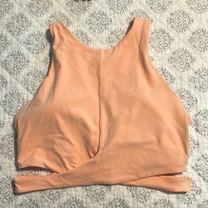 Athleta conscious cut out crop D-DD